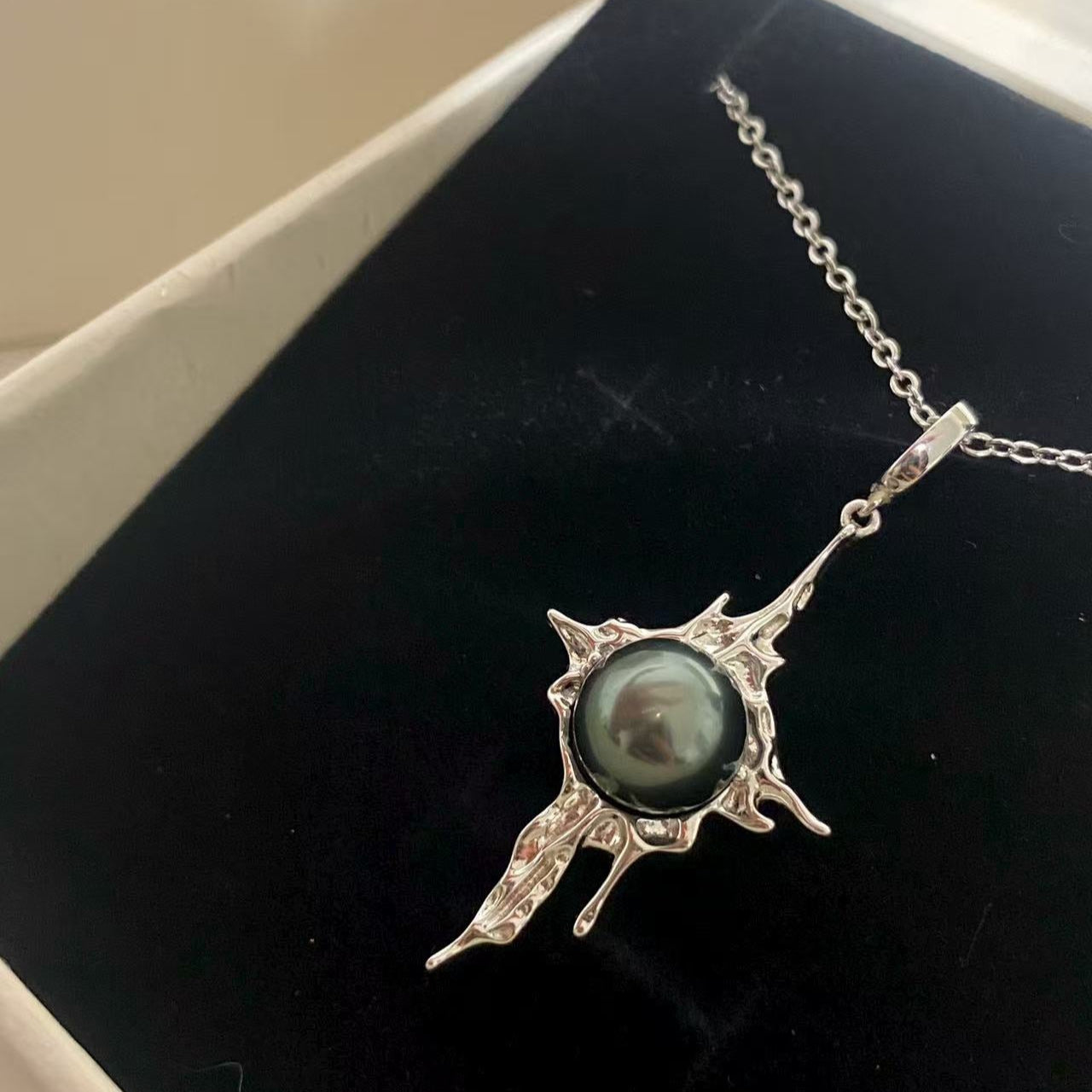 10mm Fluid Cross Tahitian Pearl Necklace TNS0100