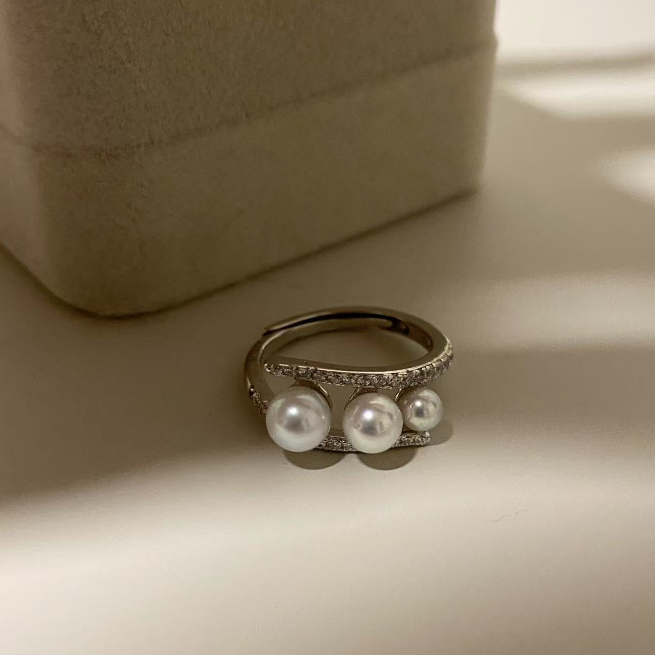 Gradient Flow Freshwater Pearl Ring FRS4600