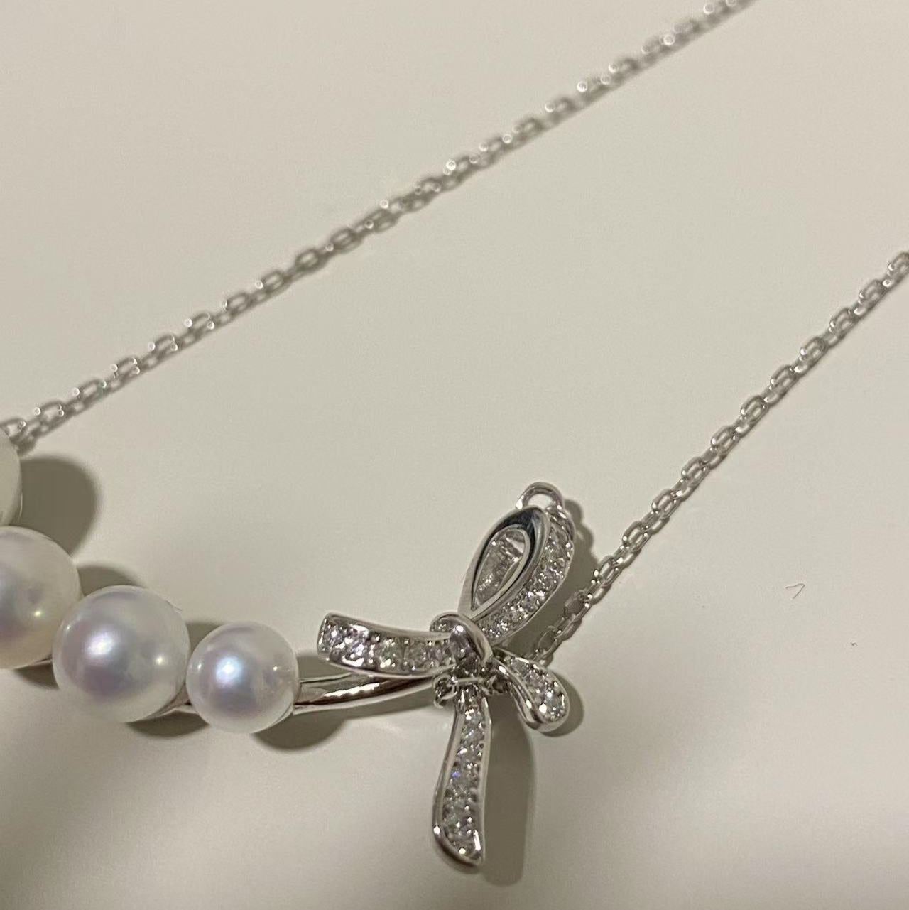 (Pre-order) Bow Aurora Freshwater Pearl Necklace FNS4800