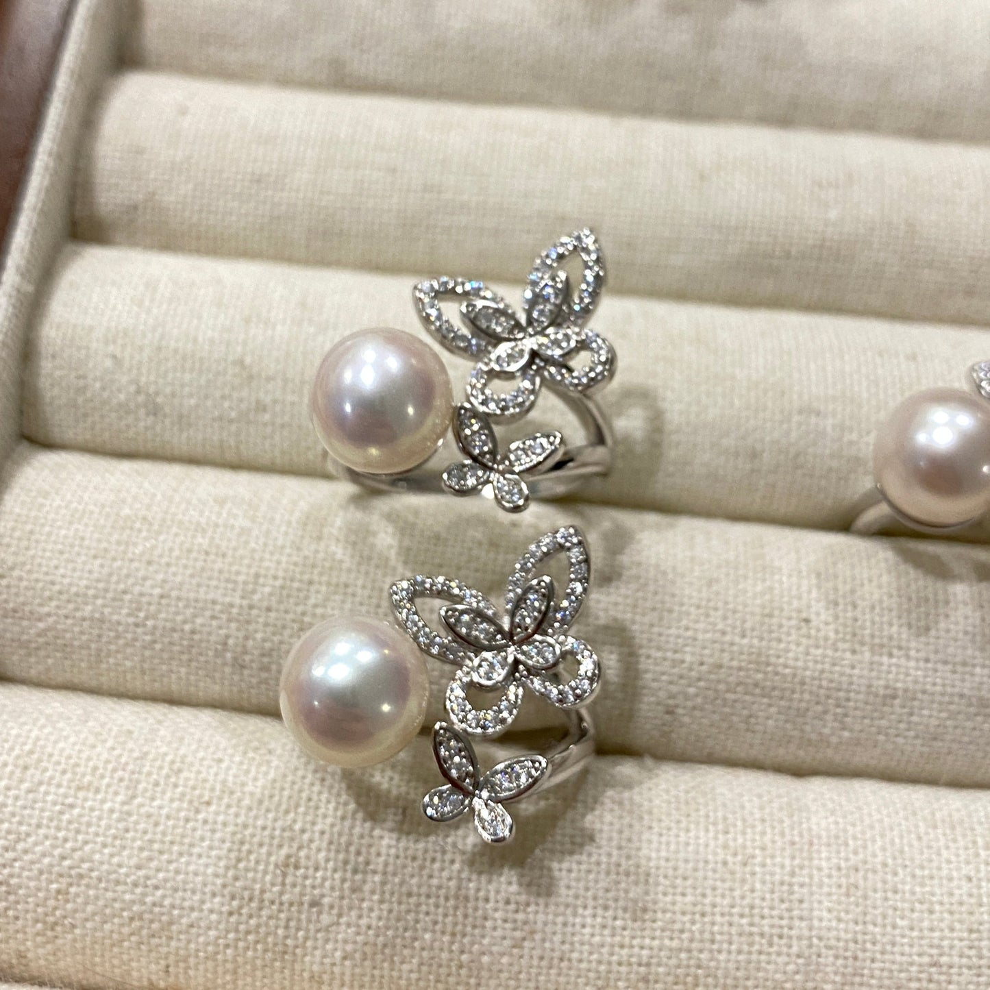 8.5-9mm Butterfly Aurora Freshwater Pearl Ring FRS0859