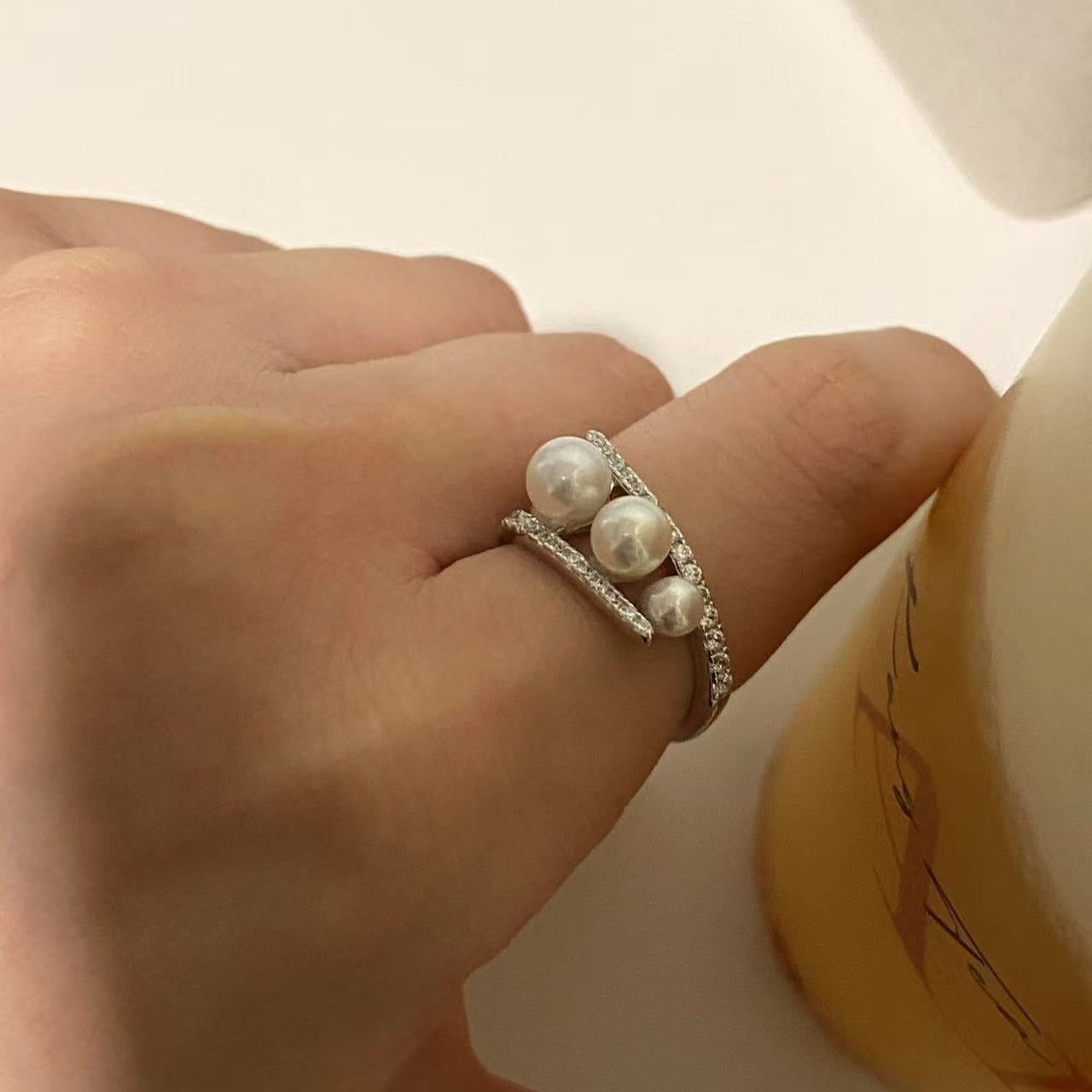 Gradient Flow Freshwater Pearl Ring FRS4600