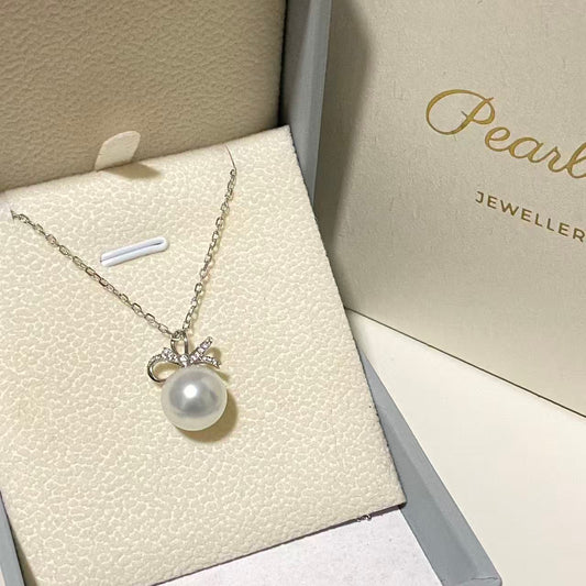 18K Gold Bow Australian South Sea Pearl Necklace