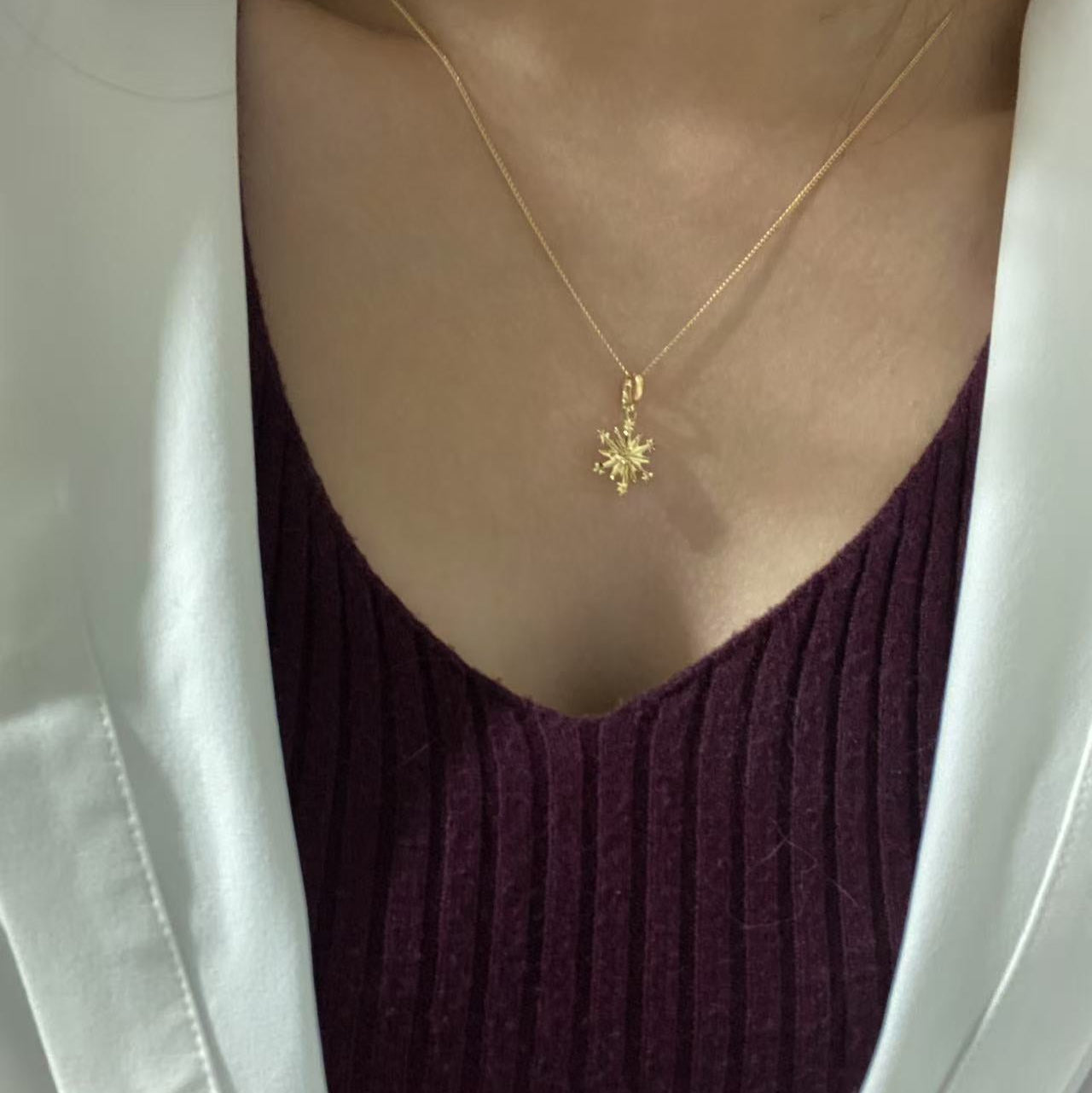 18K Yellow Gold Dazzling Snowflake Necklace