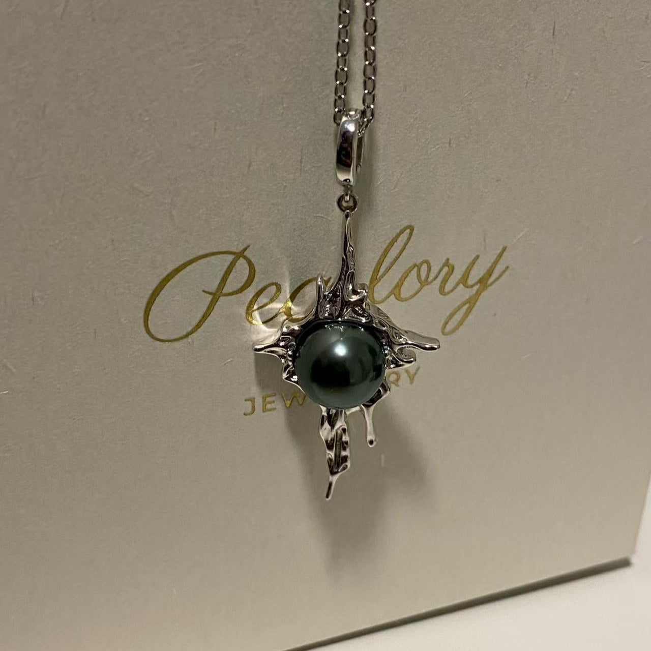10mm Fluid Cross Tahitian Pearl Necklace TNS0100
