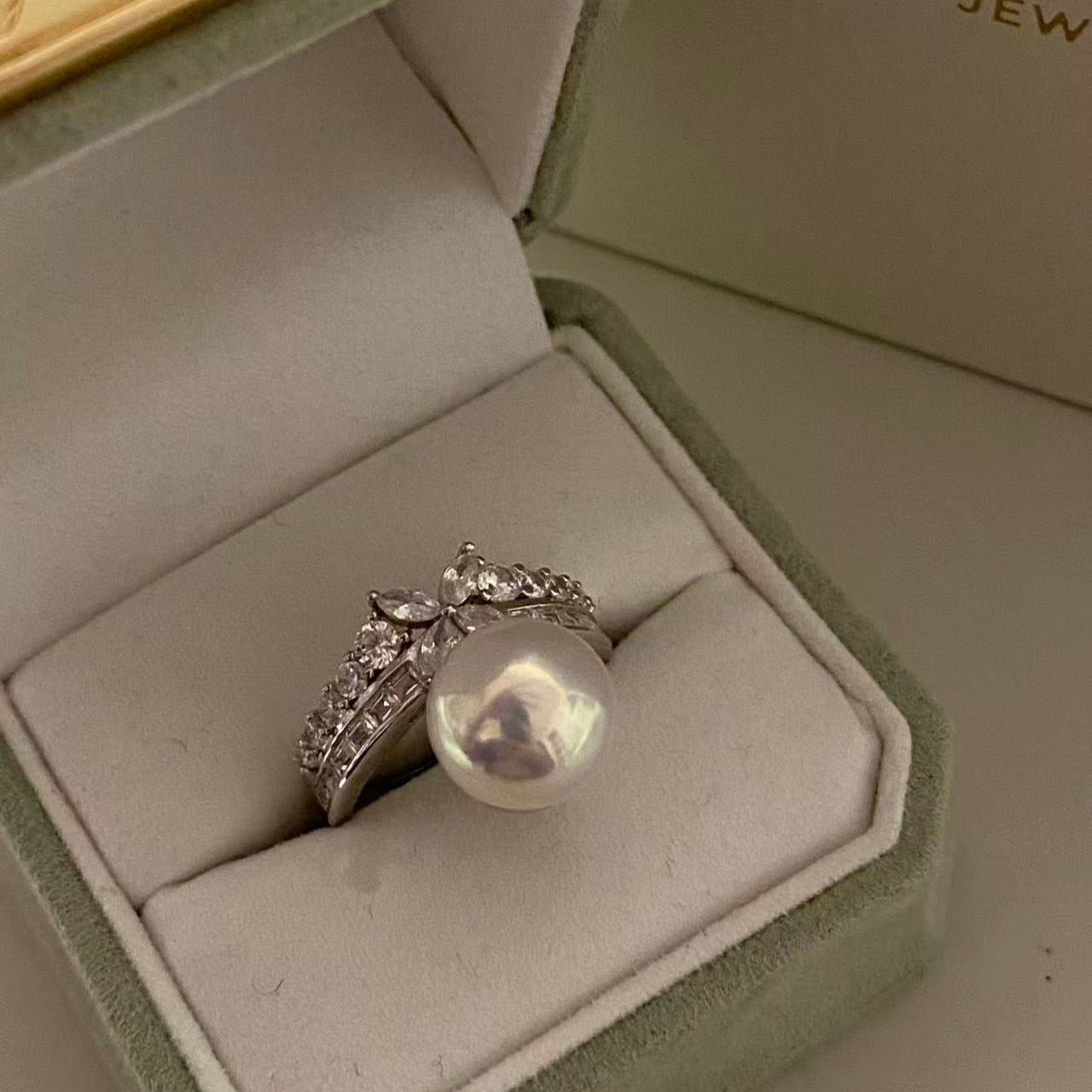 10-11mm Lucky Clover Aurora Freshwater Pearl Ring