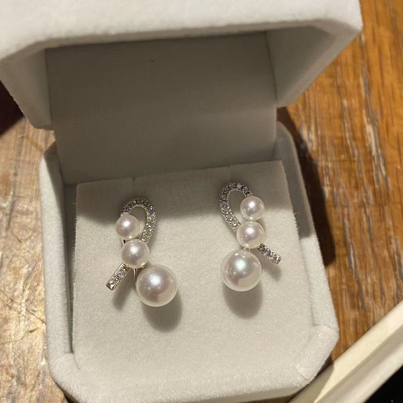 (Pre-order) Triple Aurora Freshwater Pearl Stud Earrings FES4700