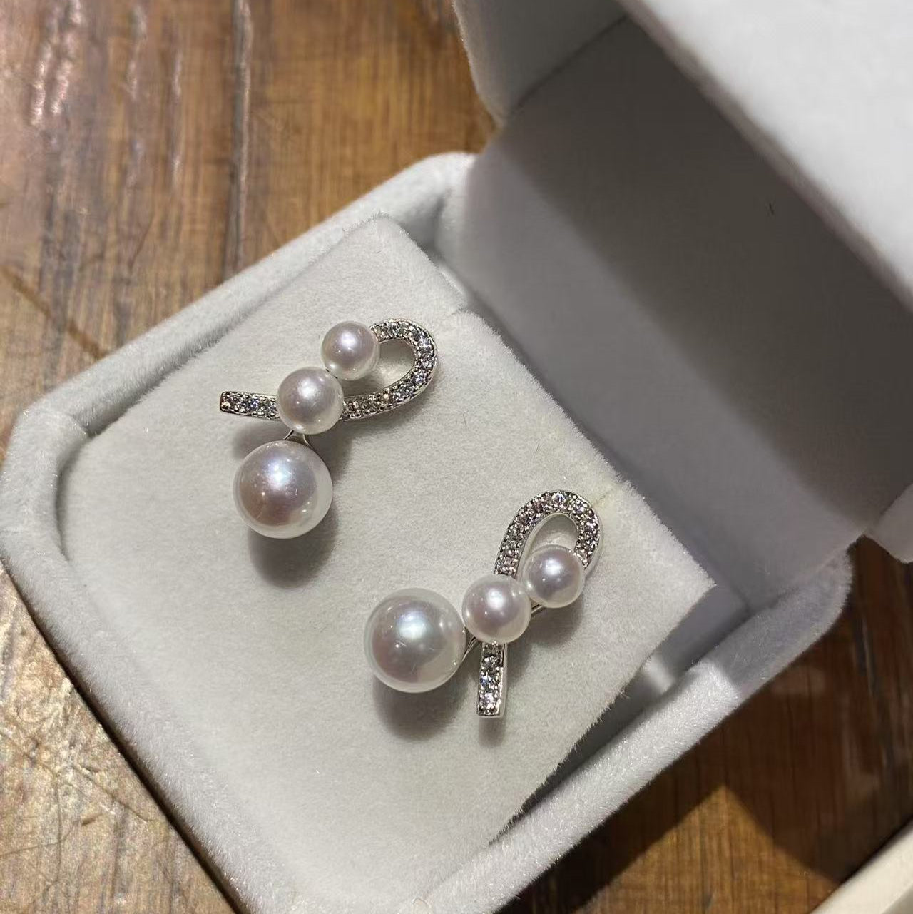 (Pre-order) Triple Aurora Freshwater Pearl Stud Earrings FES4700