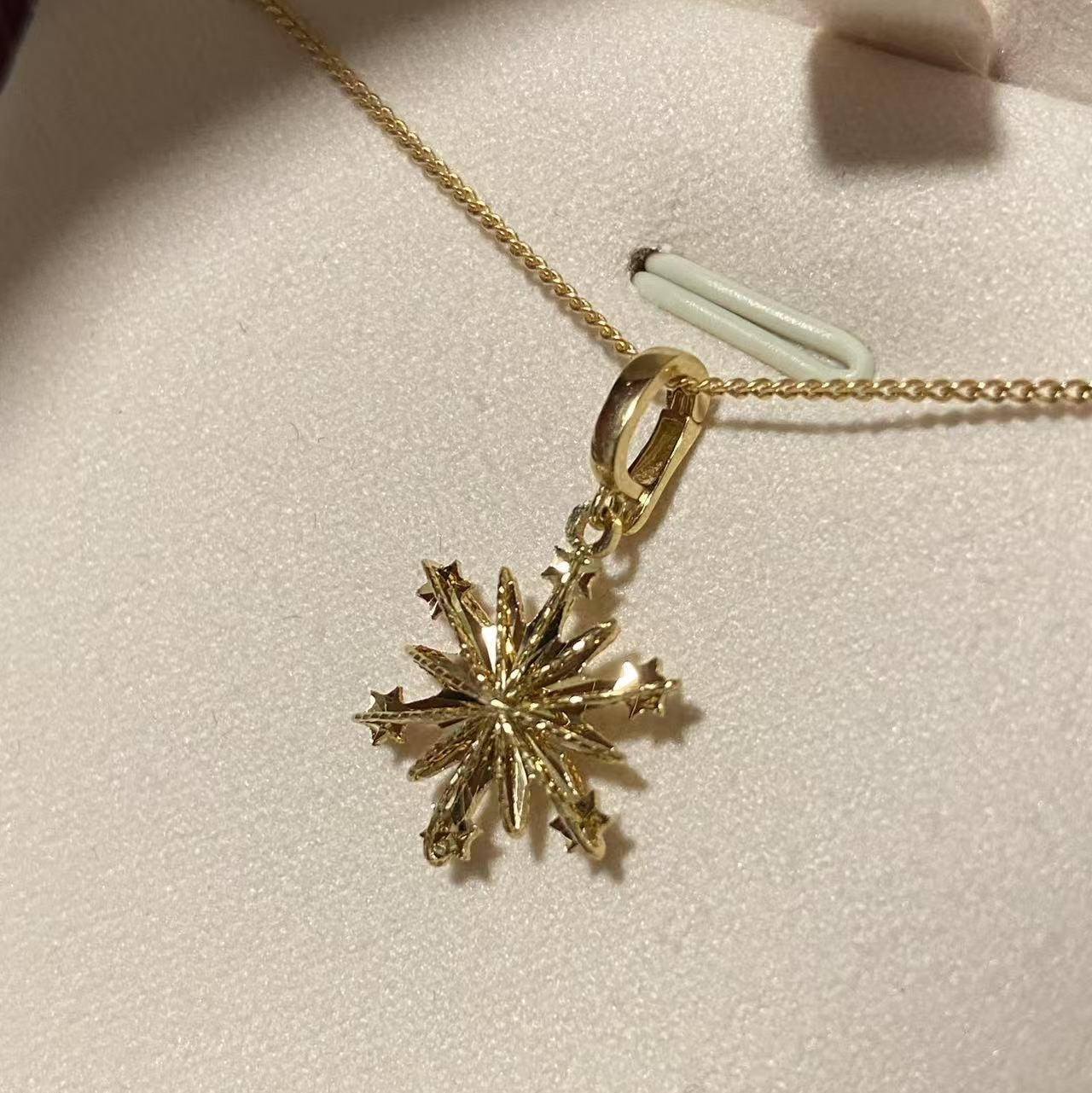 18K Yellow Gold Dazzling Snowflake Necklace