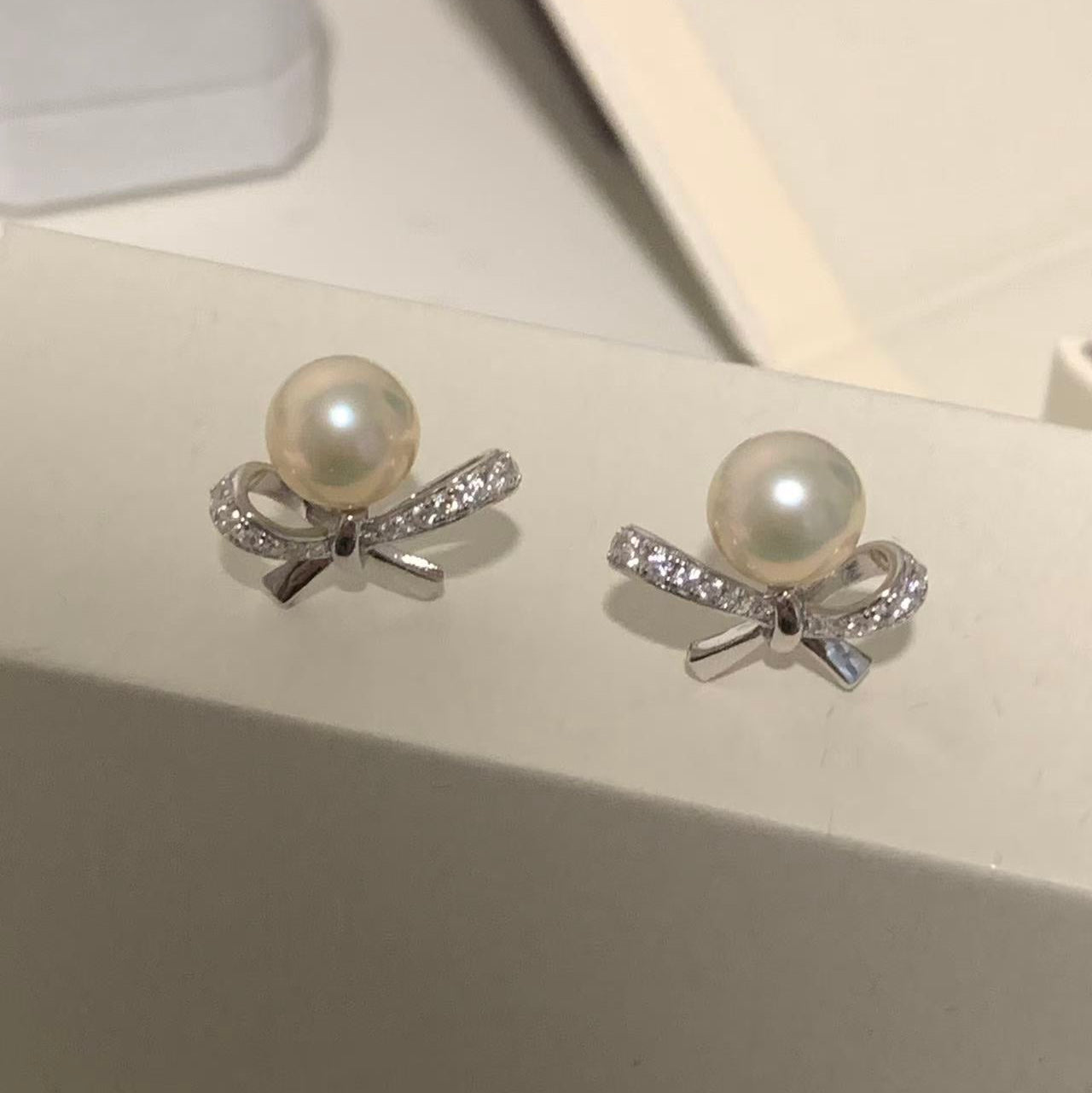 9-10mm Cream Gold Bow Freshwater Pearl Stud Earrings