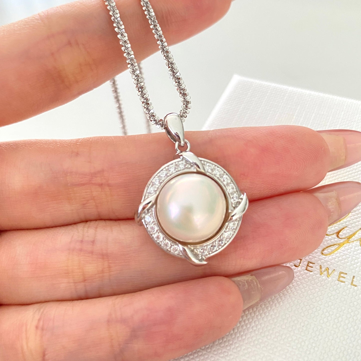 11-12mm Stylish Freshwater Pearl Necklace FNS1112