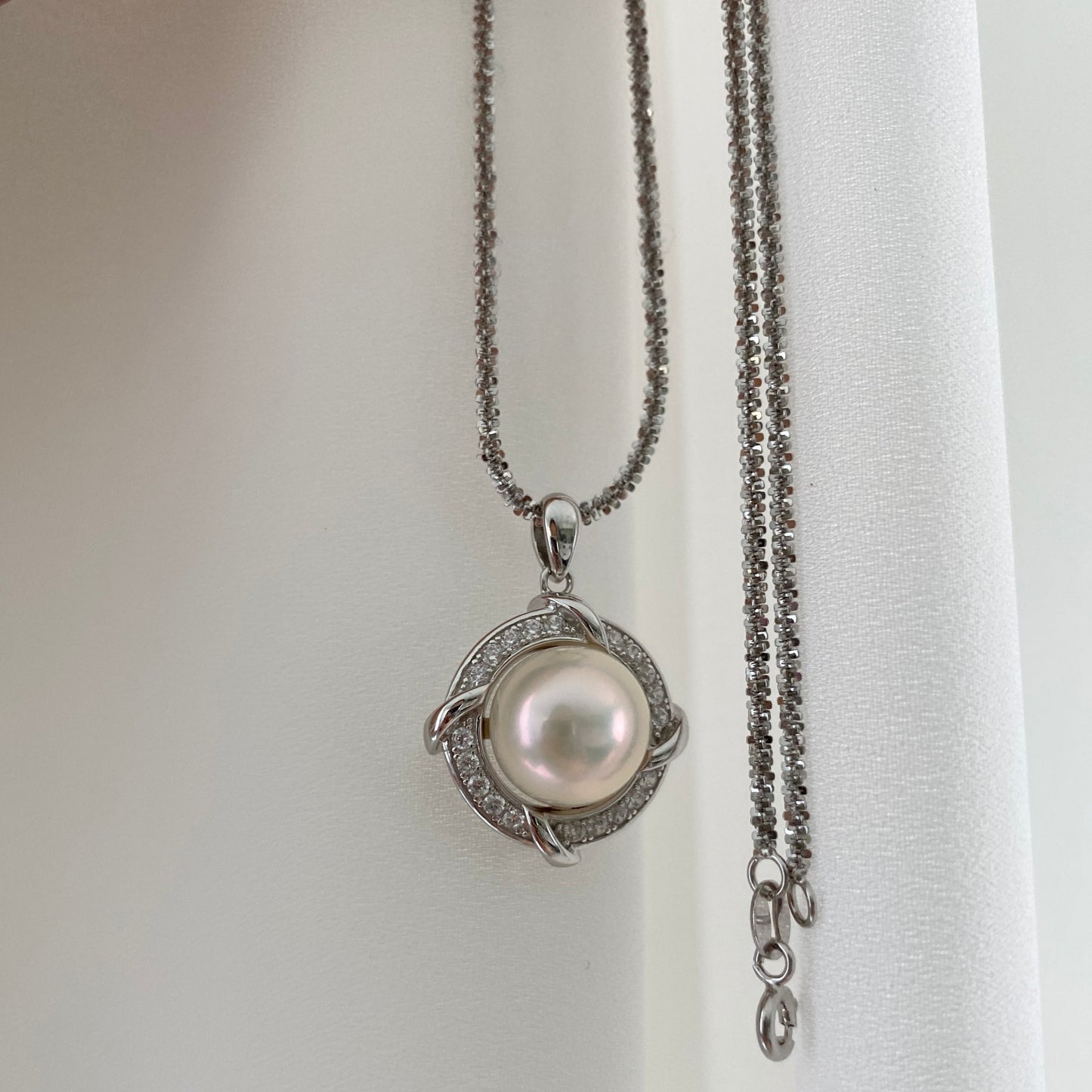 11-12mm Stylish Freshwater Pearl Necklace FNS1112