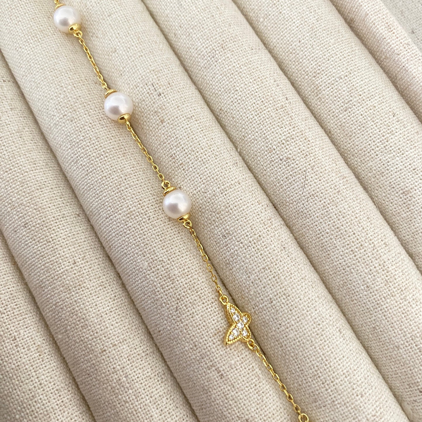 (Pre-order) Little Butterfly Freshwater Pearl Bracelets - Gold/Silver FBSG0600