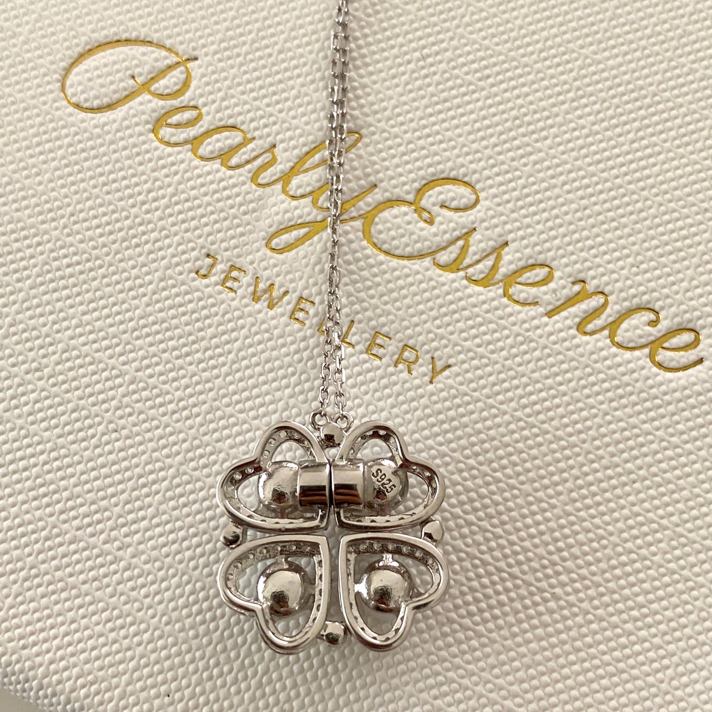 Aurora Clover Freshwater Pearl Necklace FNS0500