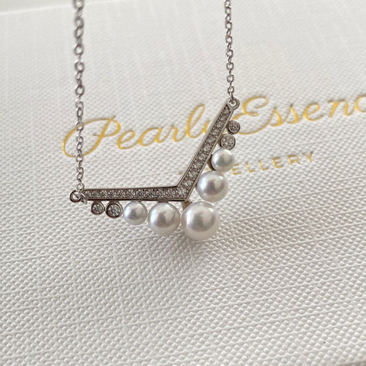 (Pre-order) 4.5-6mm V-Shaped Aurora Freshwater Pearl Necklace