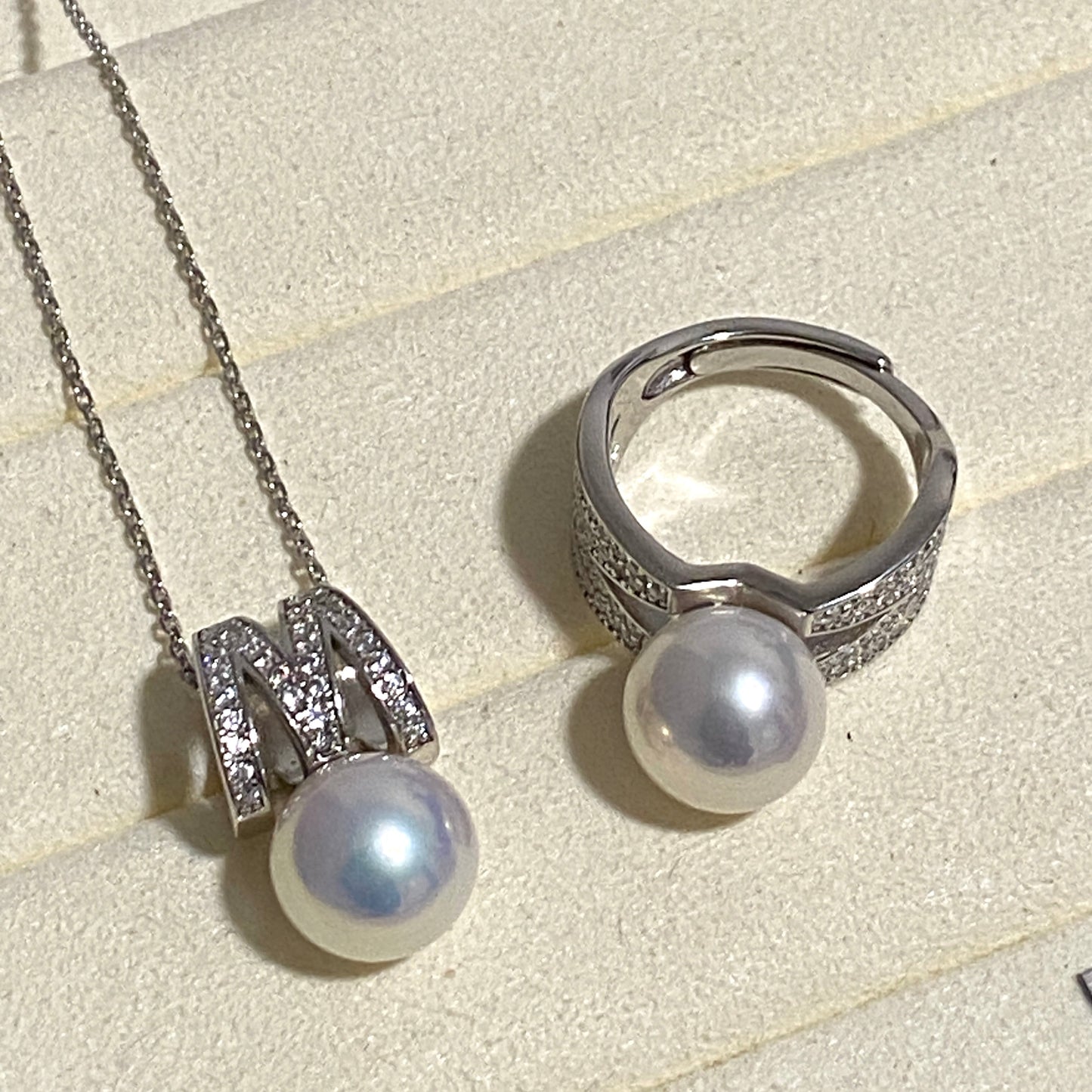 M Shape Aurora Freshwater Pearl Necklace FNS1080