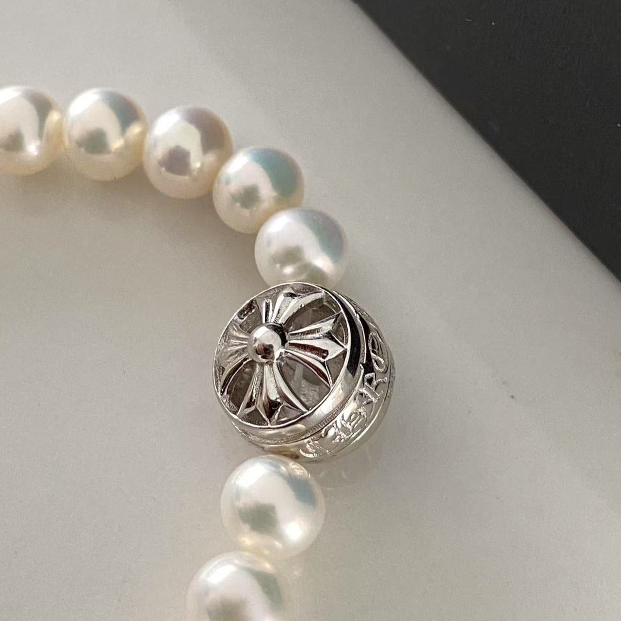 (Pre-order) Cross Freshwater Pearl Bracelet SBS0670