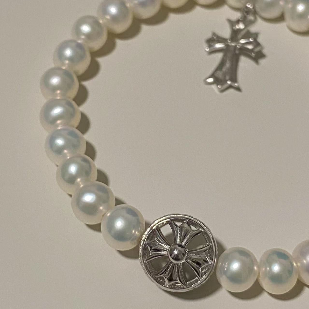 (Pre-order) Cross Freshwater Pearl Bracelet SBS0670