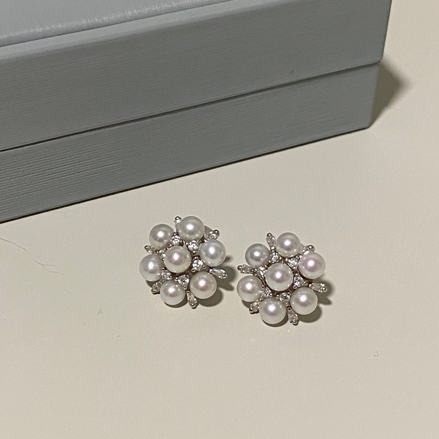 Edelweiss Freshwater Pearl Earrings FES4550
