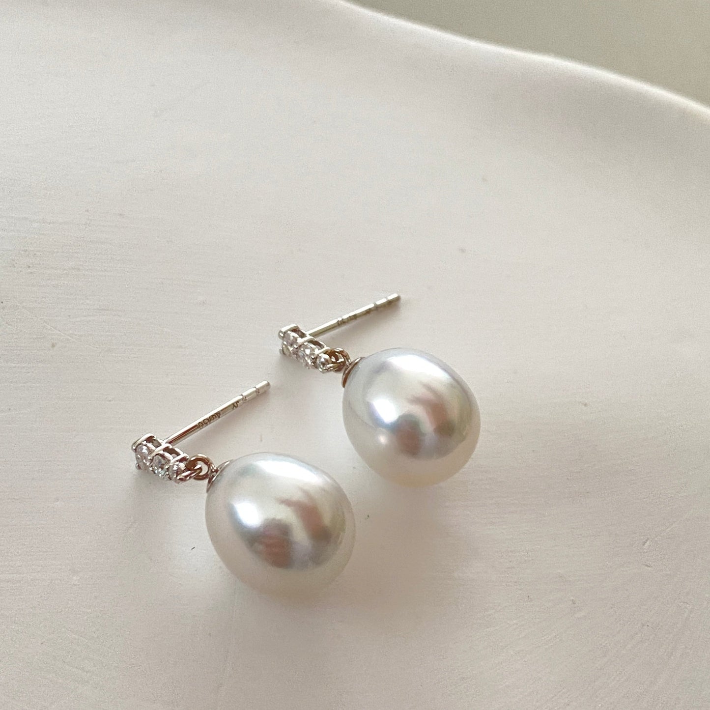 (Pre-order) Drop Australian South Sea Pearl Earrings PESED18K0910