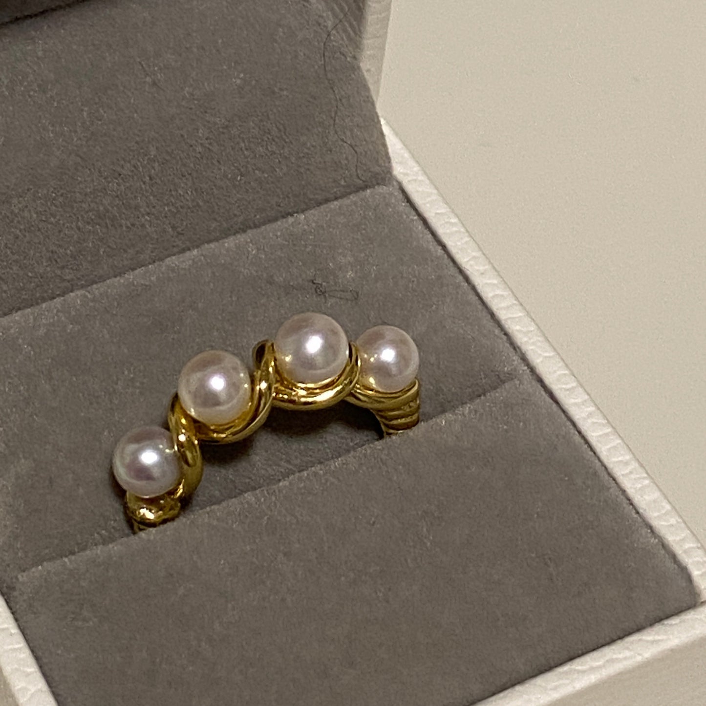 Multi-Pearl Twisted Band Ring FRSG0455
