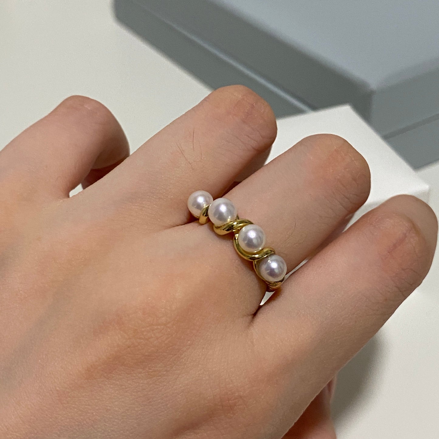 Multi-Pearl Twisted Band Ring FRSG0455