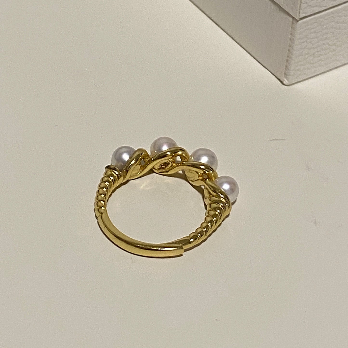 Multi-Pearl Twisted Band Ring FRSG0455