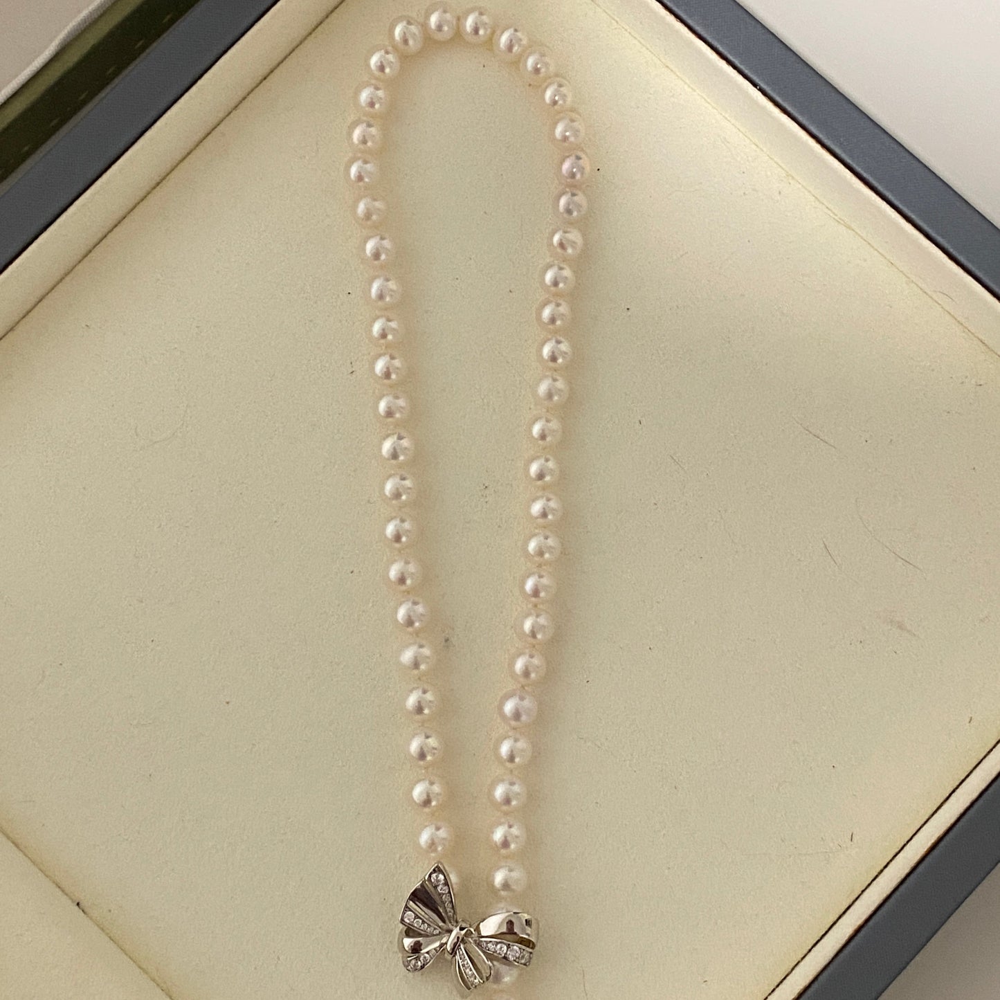 (Pre-order) 7.5-8mm Bow Freshwater Pearl Necklace FNS7580