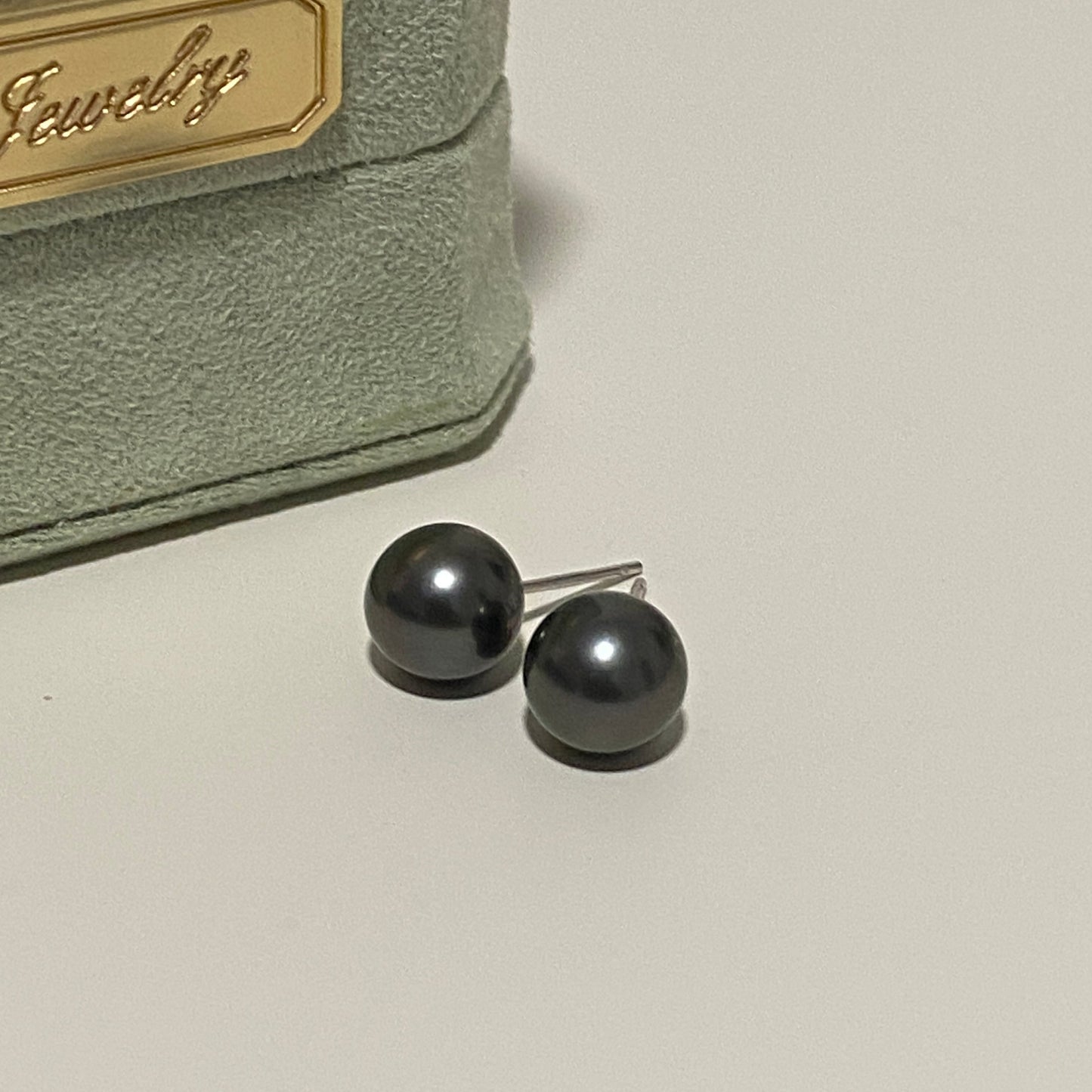 7-8mm Tahitian Pearl Stud Earrings TES0708