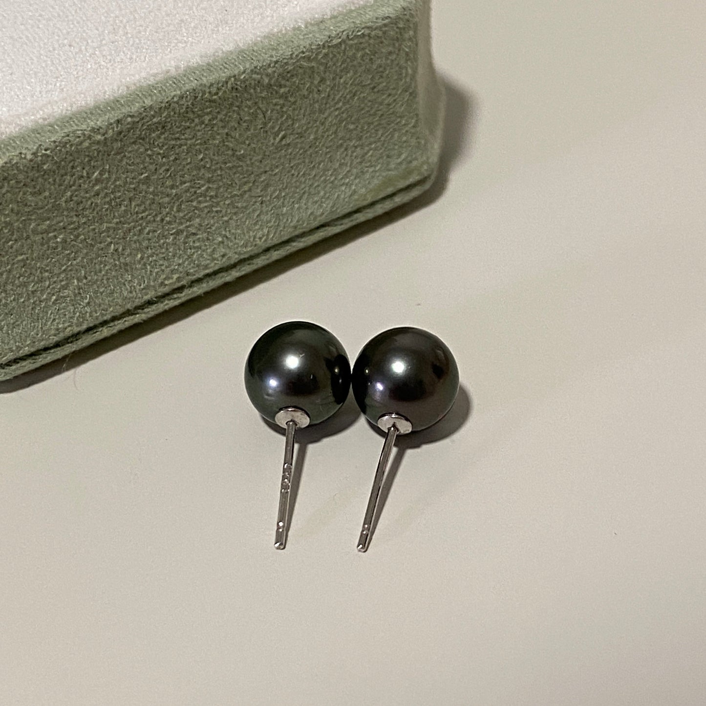 7-8mm Tahitian Pearl Stud Earrings TES0708