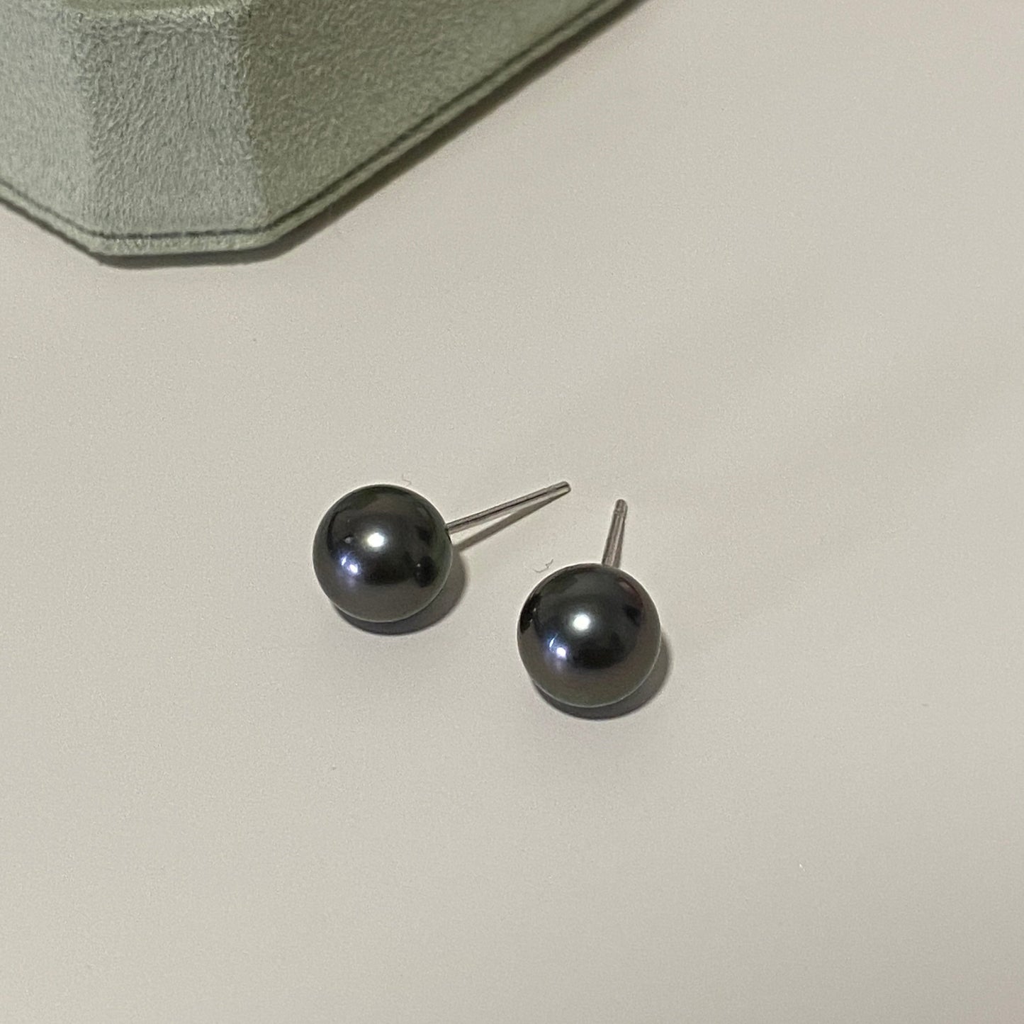 7-8mm Tahitian Pearl Stud Earrings TES0708