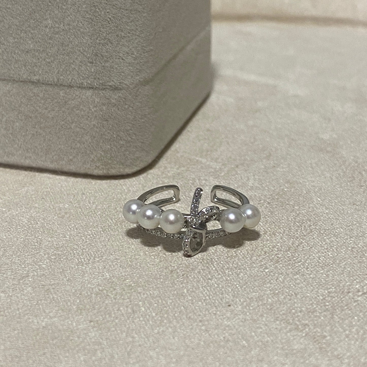 (Pre-order) Little Bow Freshwater Pearl Ring FRSS0040