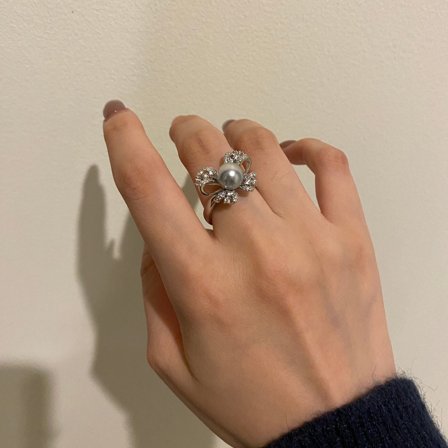 (Pre-order) 8.5mm Bow-knot Akoya Gray Pearl Ring ARS8500