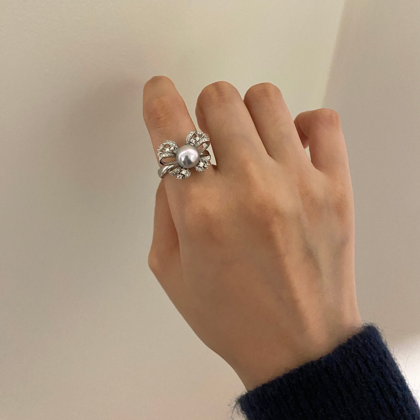 (Pre-order) 8.5mm Bow-knot Akoya Gray Pearl Ring ARS8500