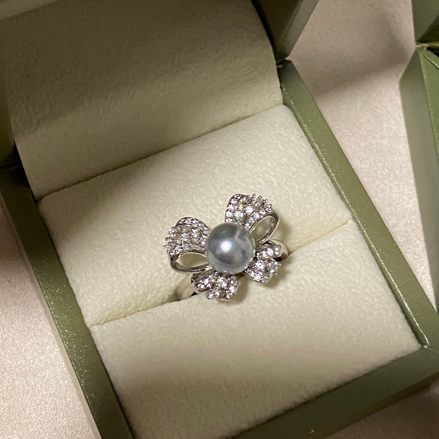 (Pre-order) 8.5mm Bow-knot Akoya Gray Pearl Ring ARS8500