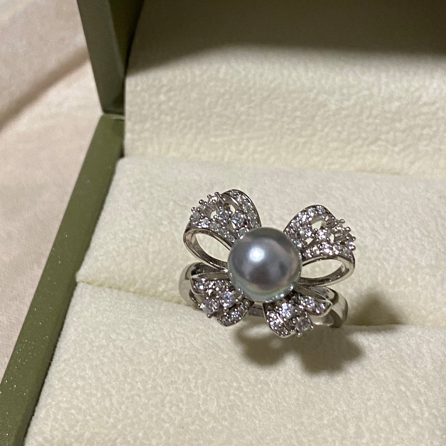 (Pre-order) 8.5mm Bow-knot Akoya Gray Pearl Ring ARS8500
