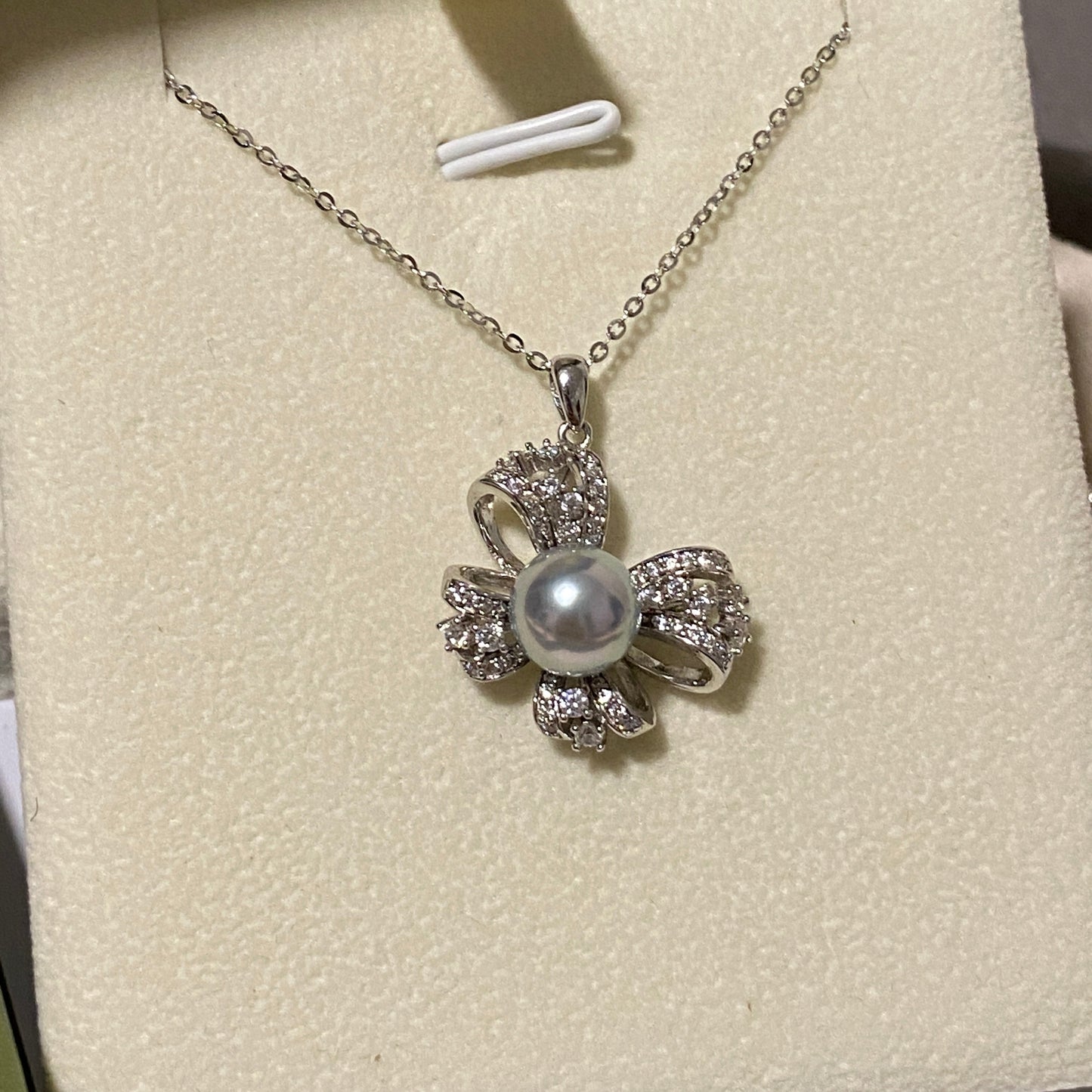 (Pre-order) 8.5mm Bow-knot Akoya Gray Pearl Necklace ANS0085