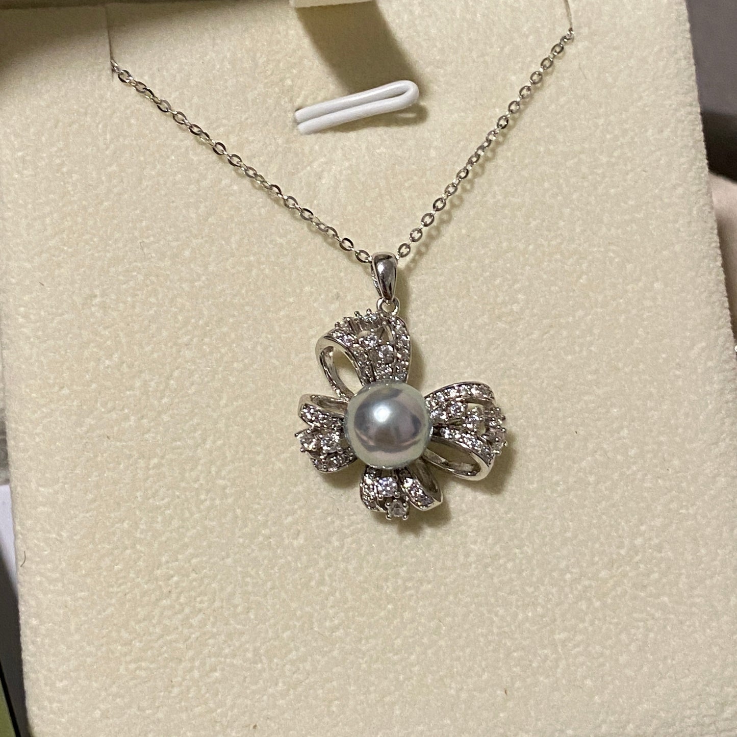 (Pre-order) 8.5mm Bow-knot Akoya Gray Pearl Sets APPS001