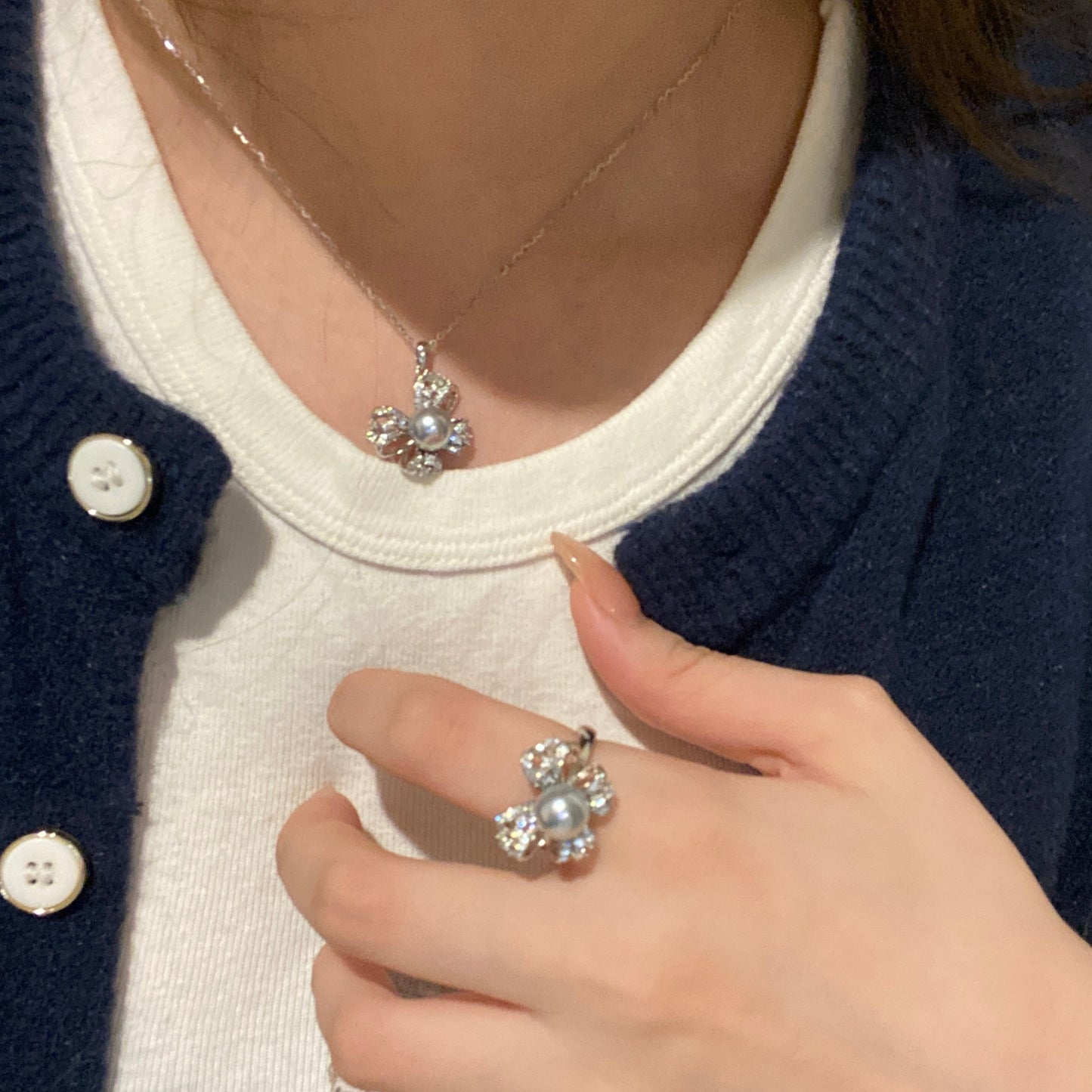 (Pre-order) 8.5mm Bow-knot Akoya Gray Pearl Sets APPS001