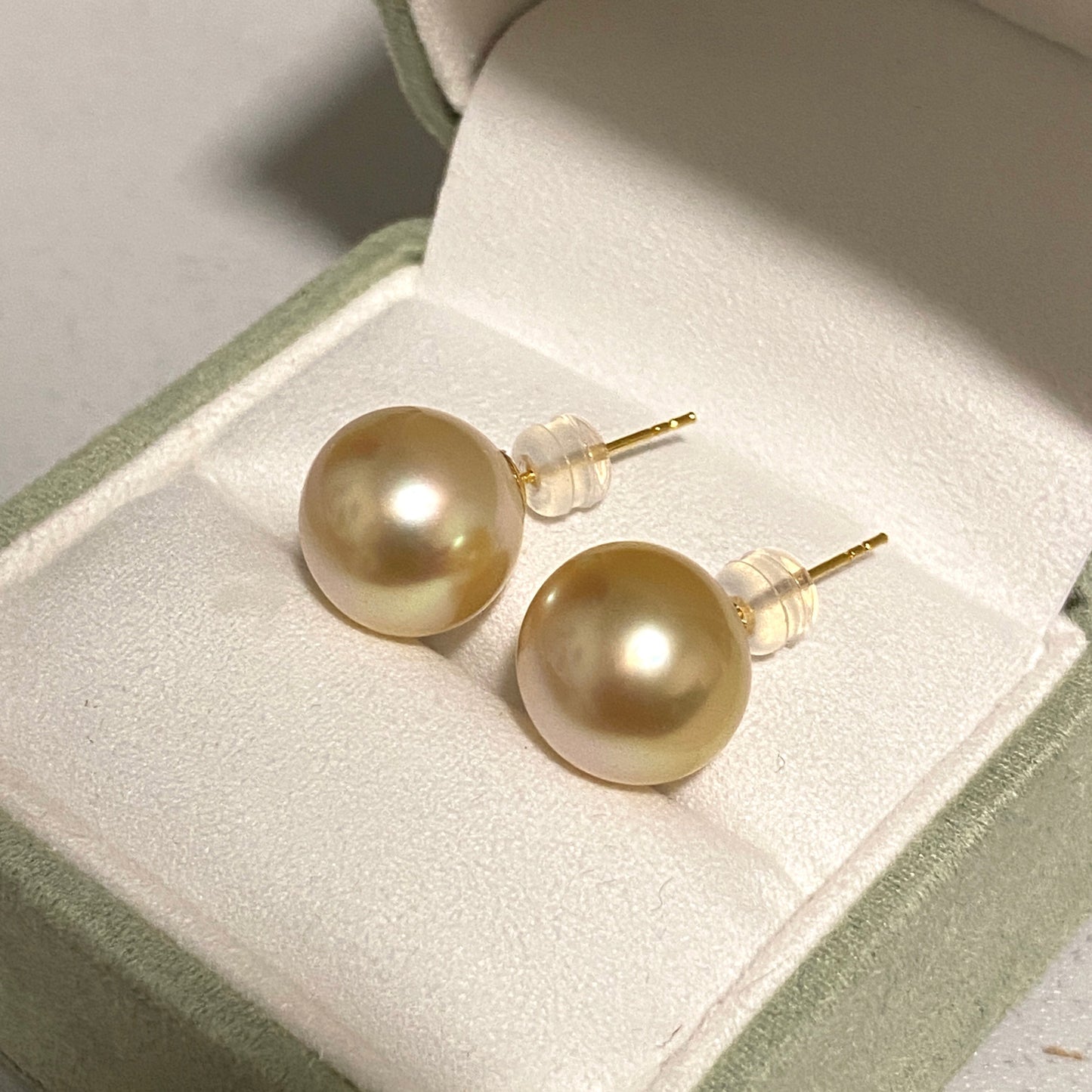18K Golden South Sea Pearl Stud Earrings GSE18K1112