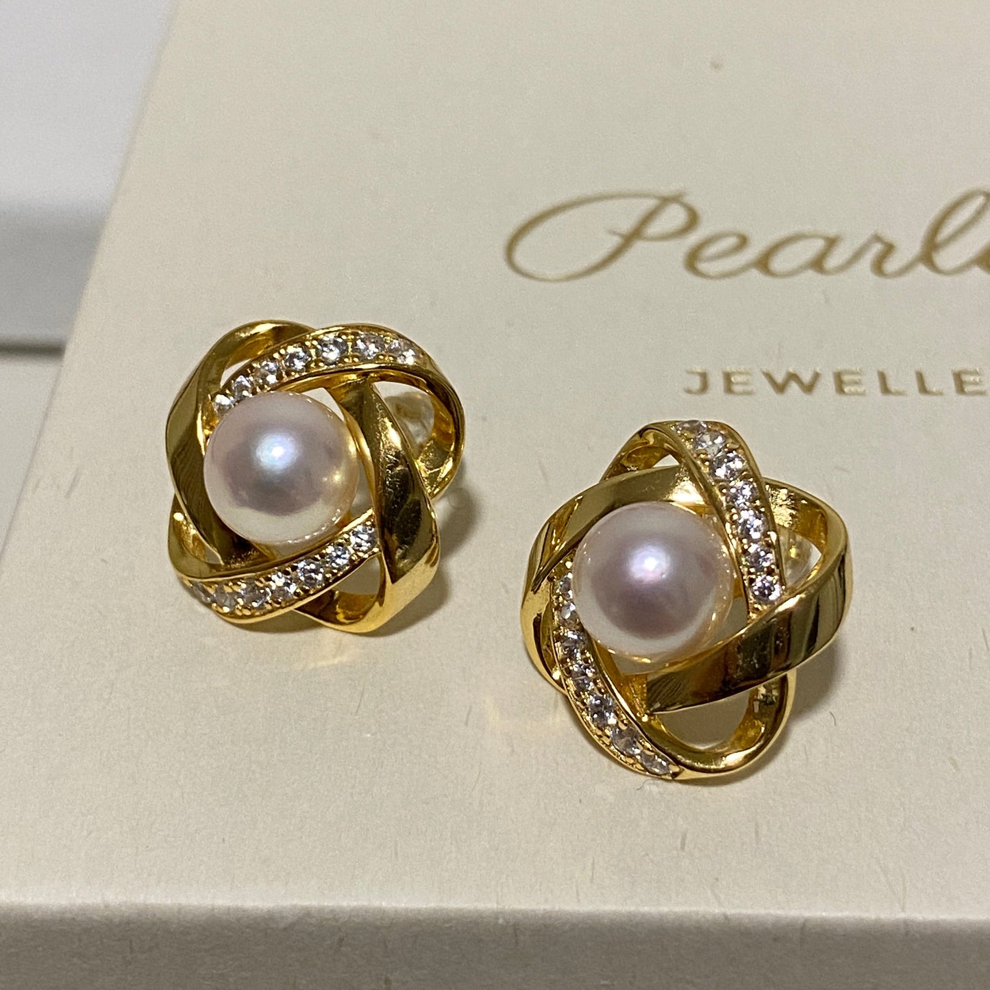 (Pre-order) 7.5-8mm Ribbon Akoya Pearl Earrings AESG7980