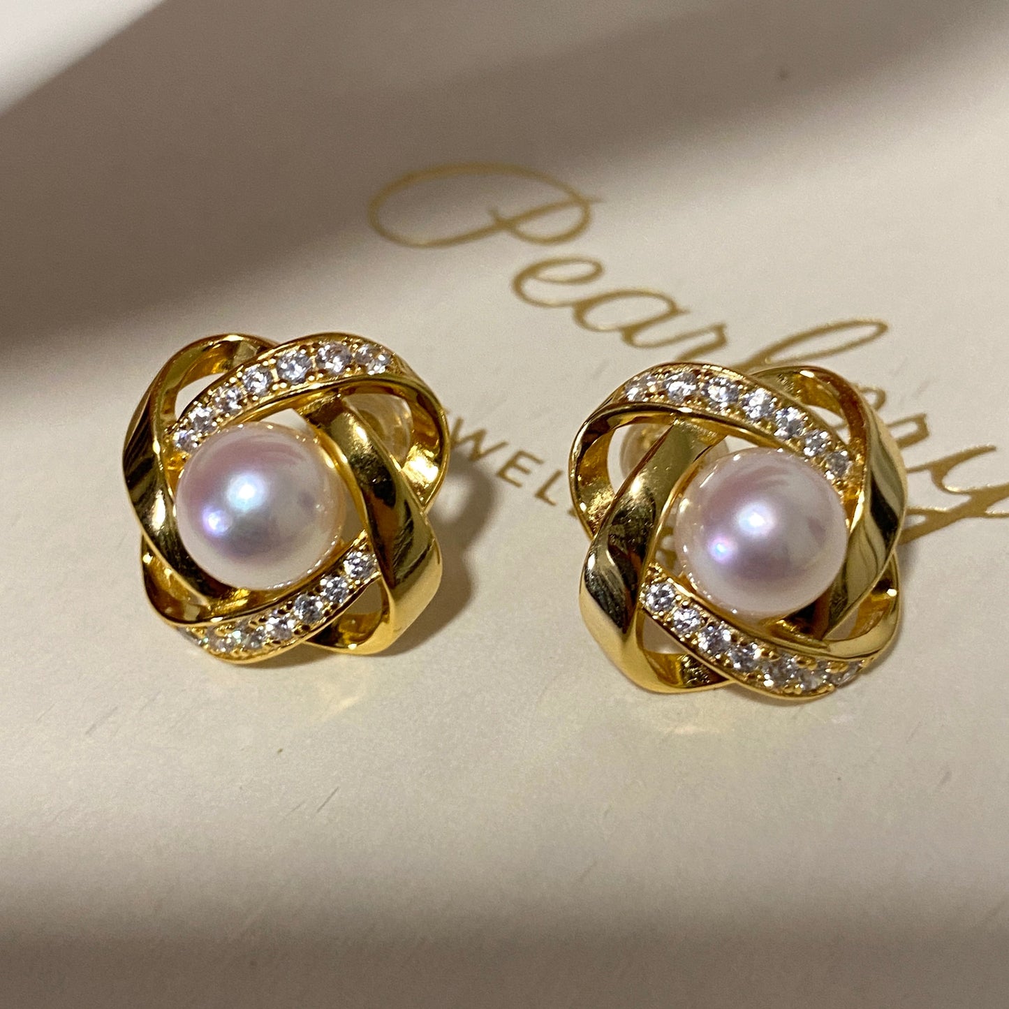 (Pre-order) 7.5-8mm Ribbon Akoya Pearl Earrings AESG7980