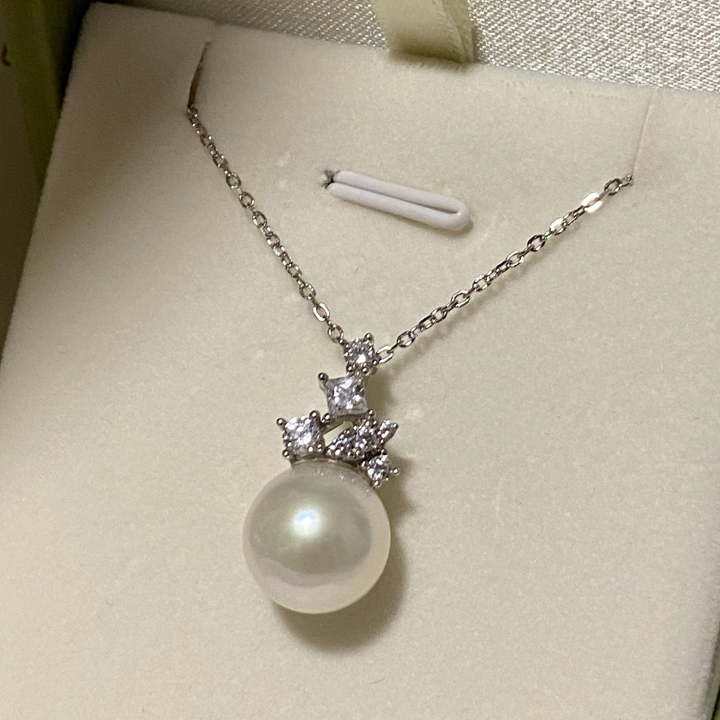 11-12mm Leaf Freshwater Pearl Necklace FNS1150