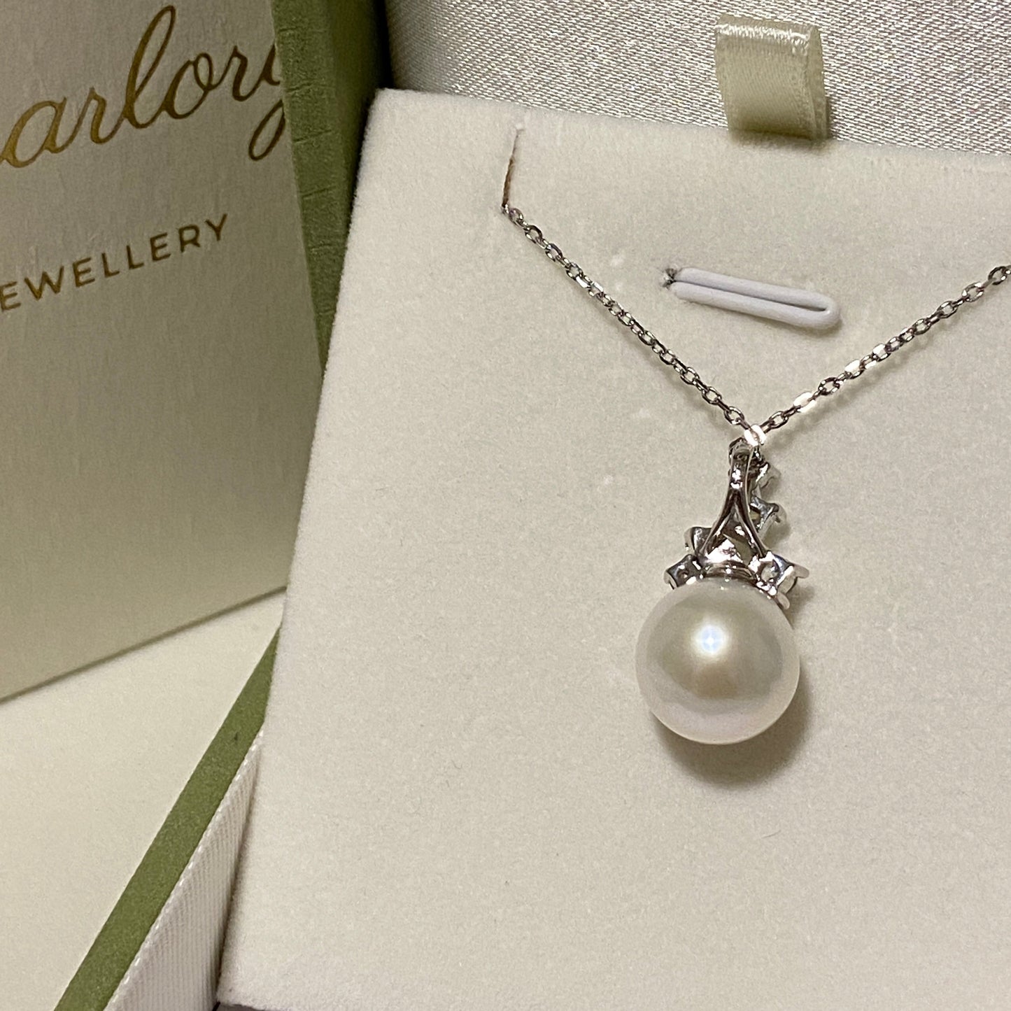 11-12mm Leaf Freshwater Pearl Necklace FNS1150