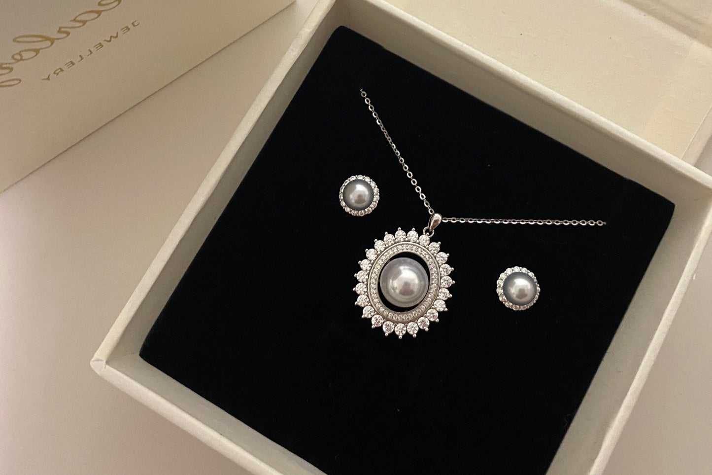 (Pre-order) 10-11mm Circle Aurora Australian South Sea Pearl Necklace SNS1060