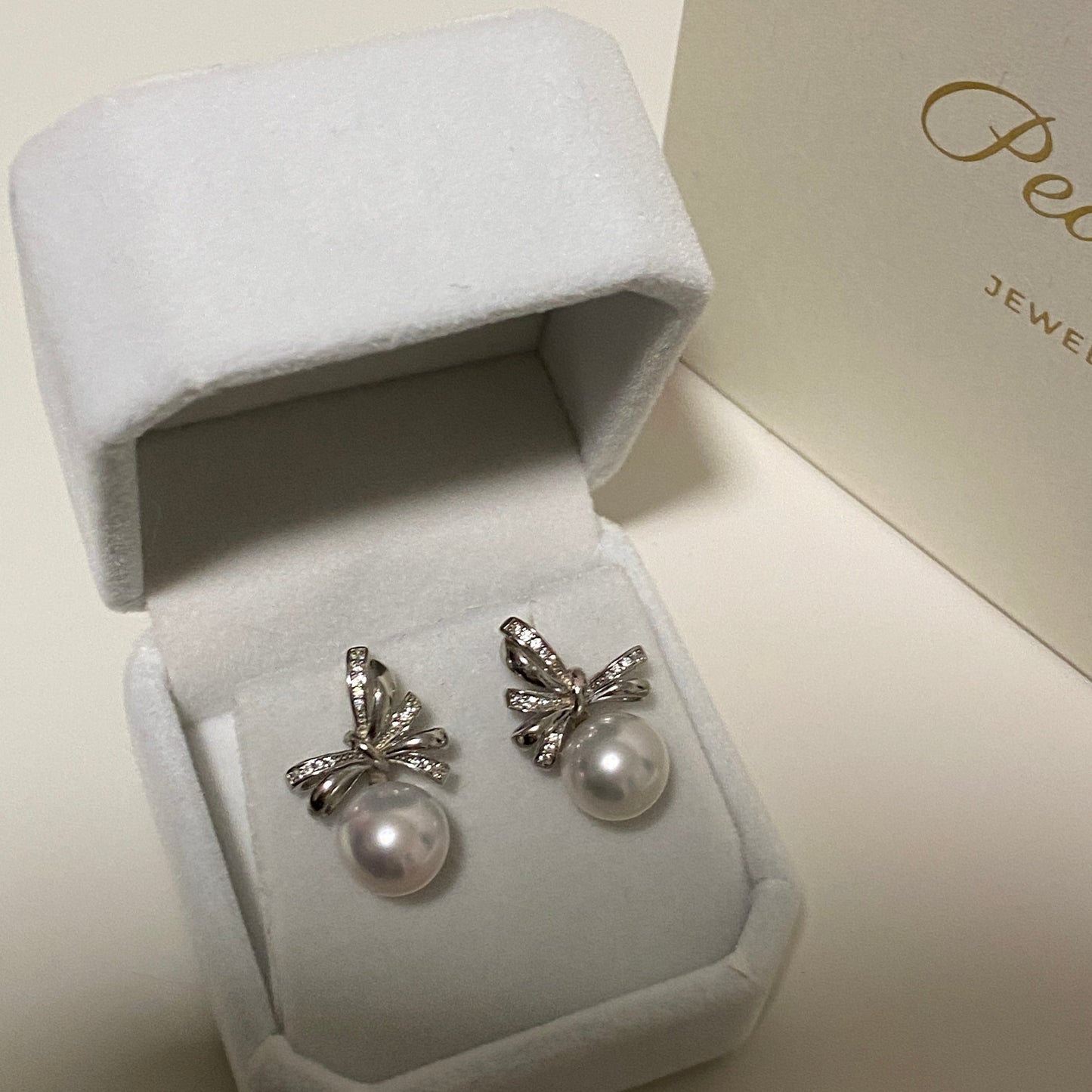 (Pre-order) 9-9.5mm Bow Australian South Sea Pearl Earrings