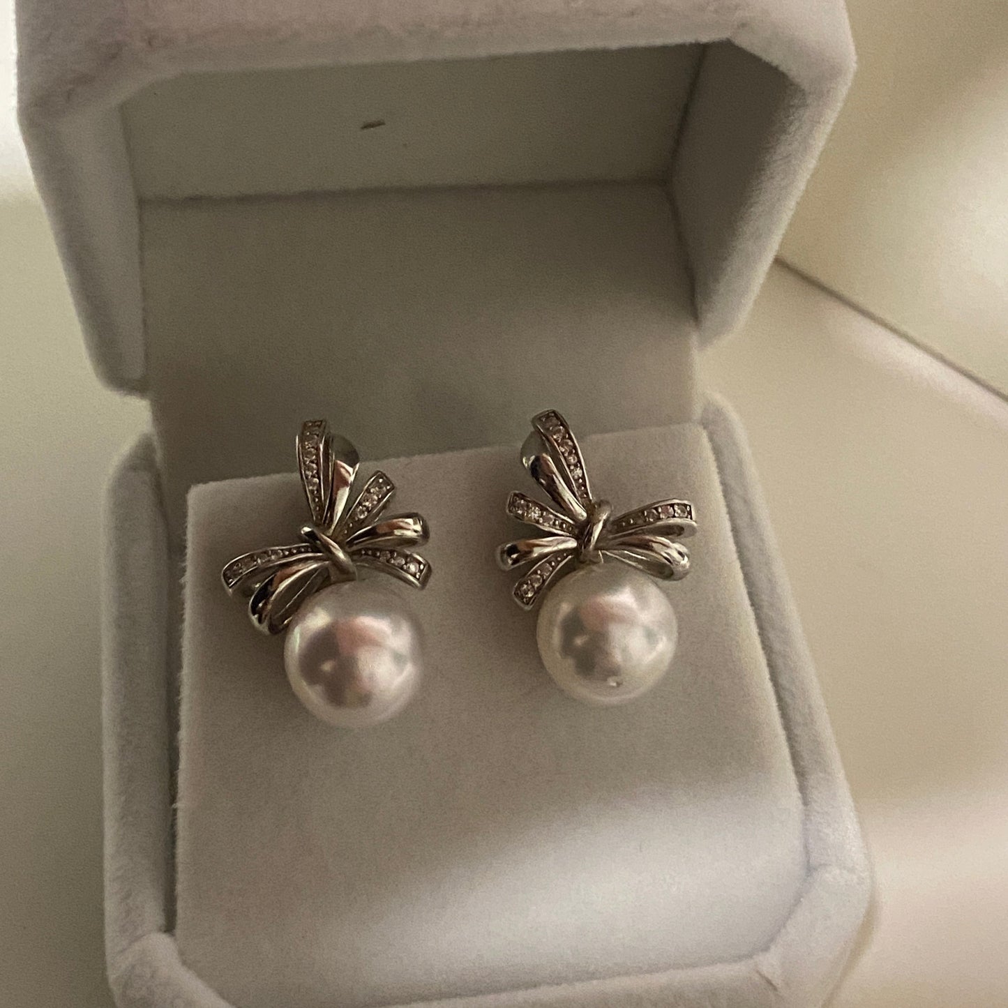 (Pre-order) 9-9.5mm Bow Australian South Sea Pearl Earrings