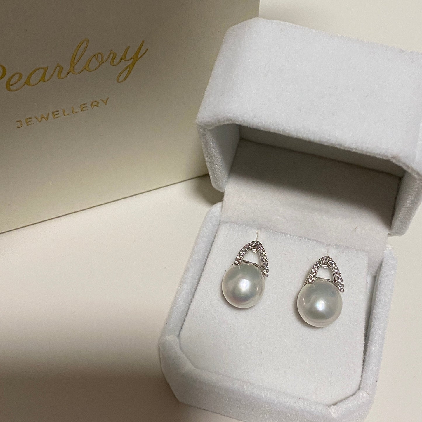 Triangle Australian South Sea Pearl Earrings PESE18K1011