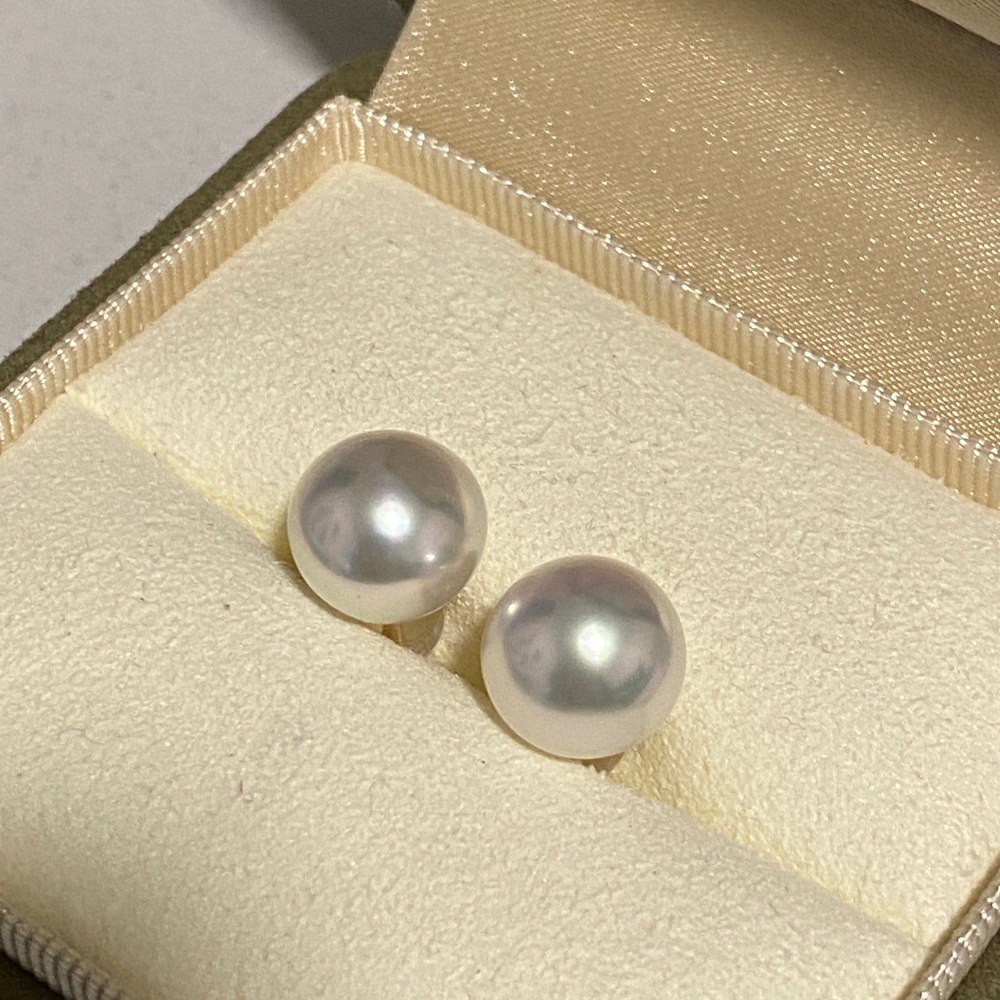 18K Gold Australian South Sea Stud Earrings SE18K0100