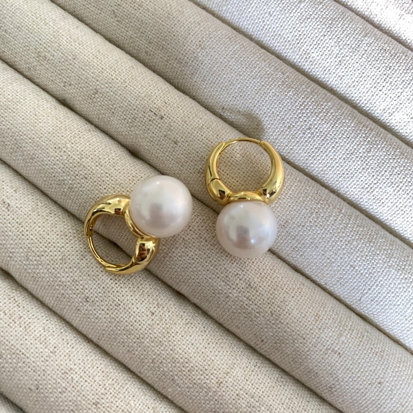 (Pre-order) 11.5-12mm Classic Style Freshwater Pearl Hoop Earrings FESG11512