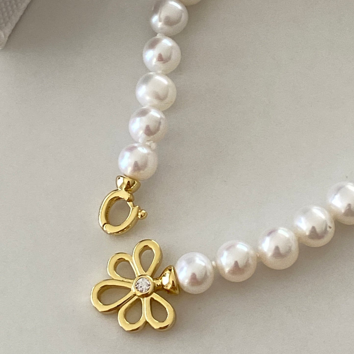 (Pre-order) 6-6.5mm Butterfly Flower Freshwater Pearl Bracelet - Gold FBSG6650